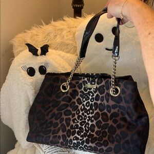 Kate Spade - Leopard Print Shoulder Bag with Black Handles- dust bag included 🖤